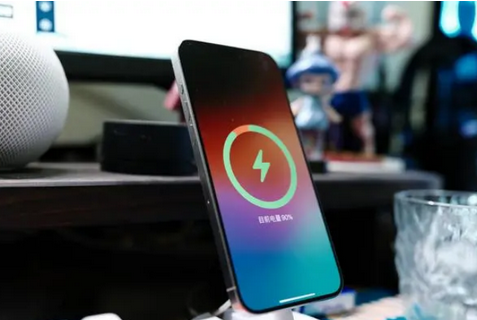 新余苹果15换屏服务分享用什么充电器给iPhone15充电更好 
