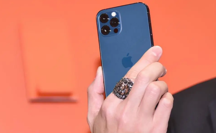 新余苹果手机维修分享iPhone12系列重启方法教程 